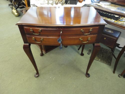 Quality Mahogany Canteen of Cutlery