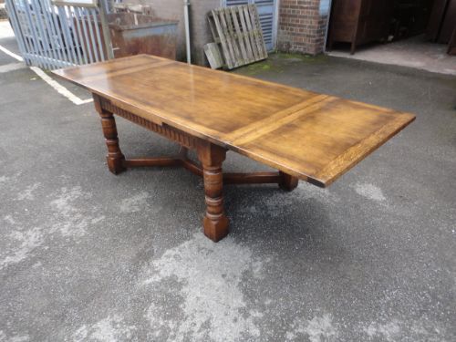Large 9' Quality Oak Draw Leaf Table