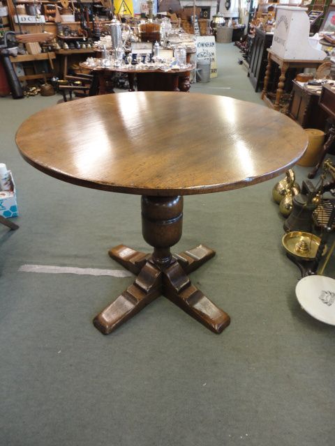 Quality Round Oak Table