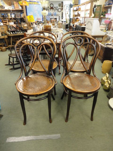 Very Good Set of 4 Bentwood Chairs