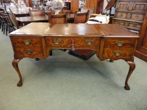 Walnut Partners Desk