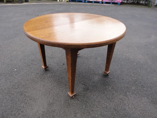 fig 1. Golden Oak Oval Round Table & Six Chairs 