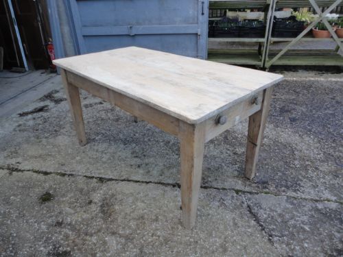Scrub Top Table