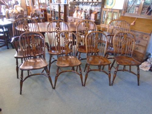 Set of 8 Windsor  Chairs