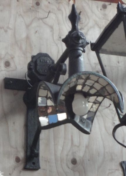 Esla Bi-multi Outside Light