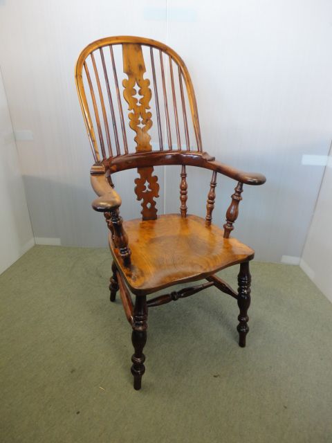 Superb Yew Wood Broad Arm Windsor