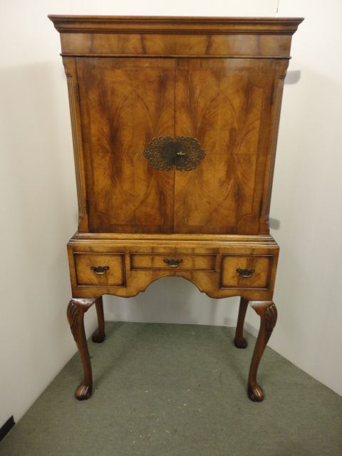 Quality Walnut Drinks Cabinet on Stand.