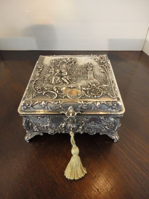 Quality Jewellery Casket & Key