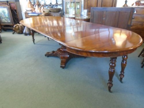 Large Mahogany Extending Centre Pedestal Dining Table