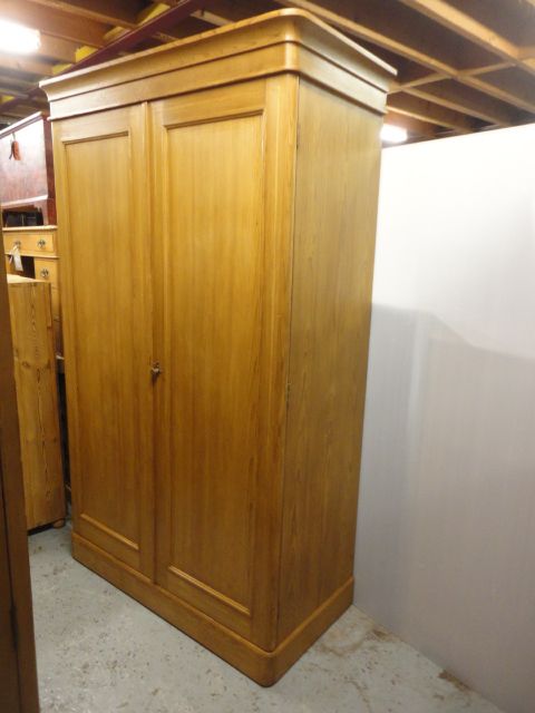 Victorian Pine Robe