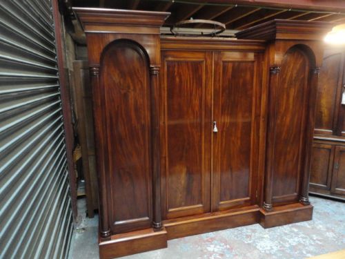 Victorian 4 Door Robe