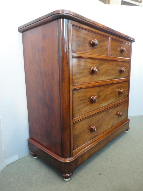 Victorian Mahogany Chest of Drawers