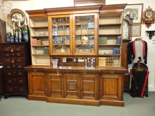 Quality Marsh Jones & Cribb Oak Breakfront Bookcase