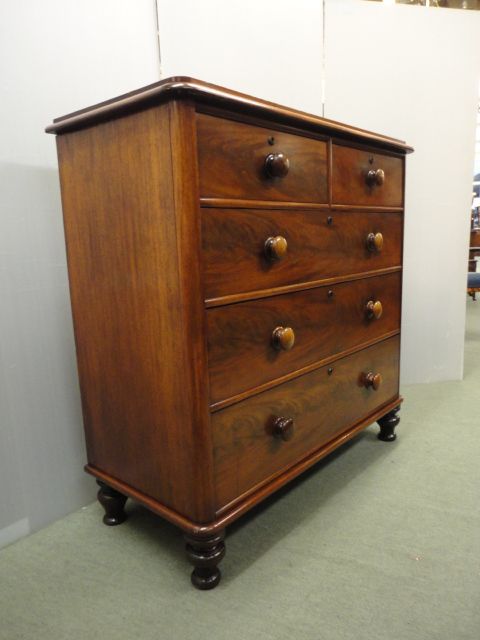 Quality Victorian Mahogany Chest of Drawers