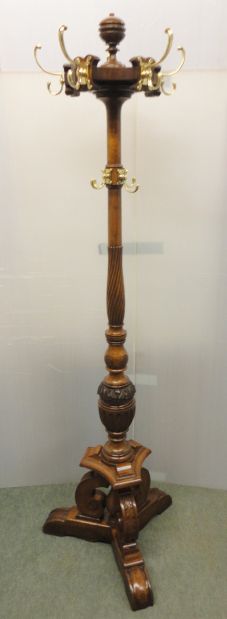 Superb Oak Revolving Top Coat