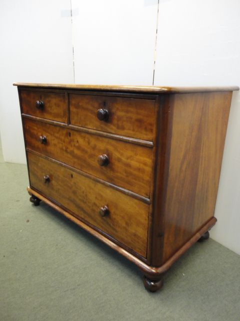 Victorian Mahogany Chest of Drawers