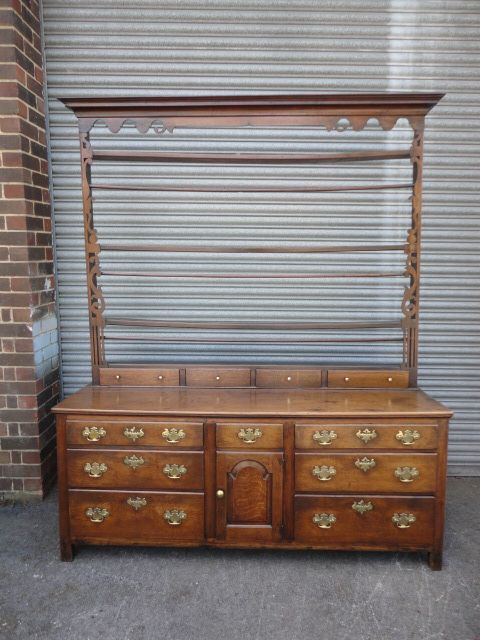 Quality Oak Dresser & Rack