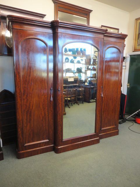 Super Quality Mahogany Wardrobe