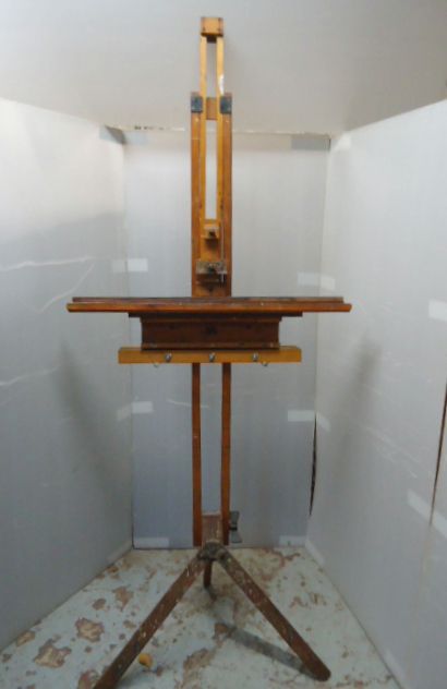 Large Windsor & Newton Easel