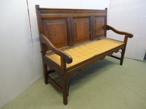 Period Oak Settle
