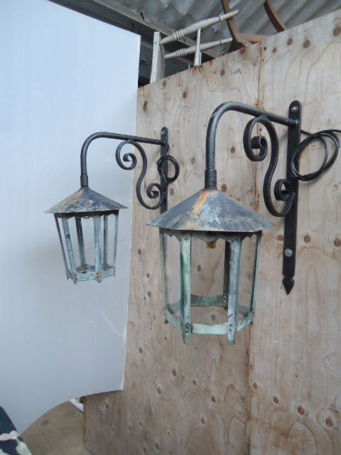 2 Very Similar Lanterns