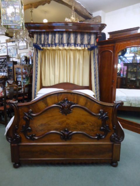 Superb King Size 1/2 Tester Bed