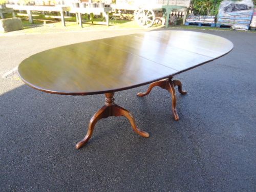 Oak Pedestal Table