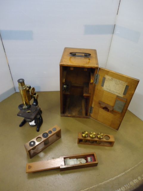 E Leitz Microscope