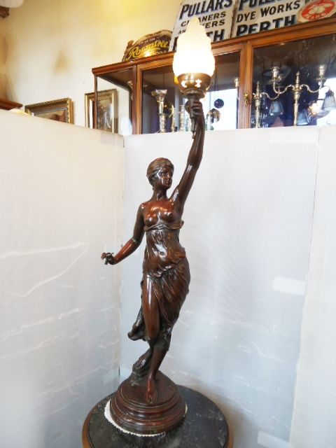 Super Quality Semi Nude Lamp
