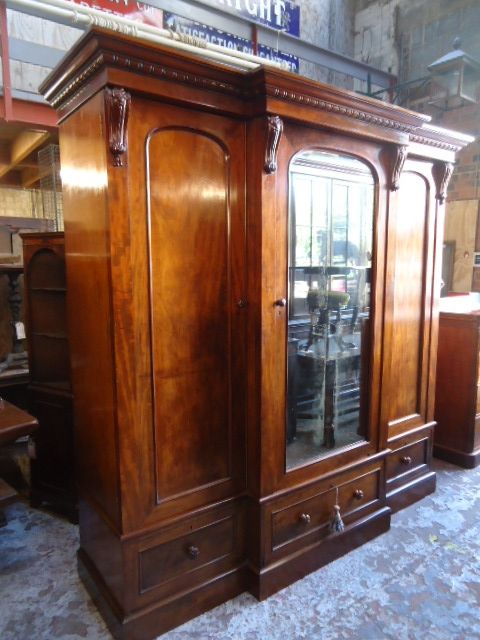 Superb Quality Mahogany Triple Robe