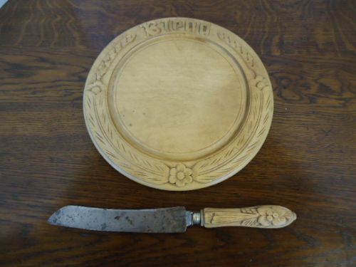 Very Good Bread Board & Bread Knife