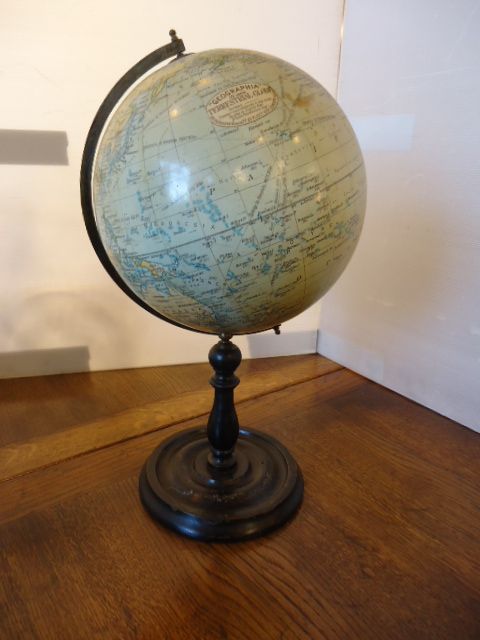 10" Globe on Stand