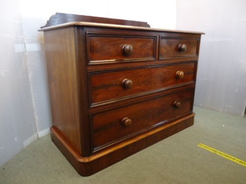 Quality Mahogany Chest of Drawers