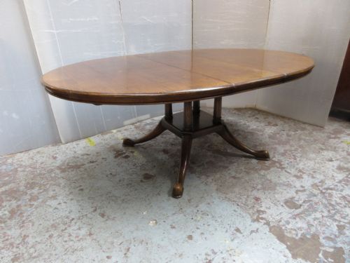 Large Oak Oval Table