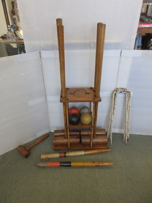 Croquet Set on Oak Stand
