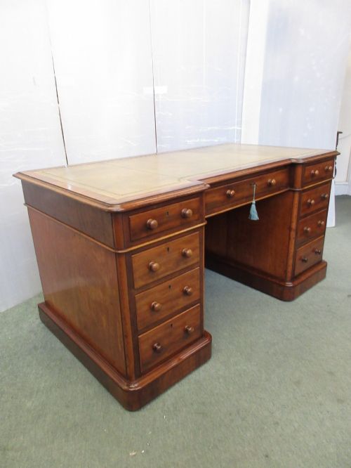 Quality Mahogany 4 Piece Desk