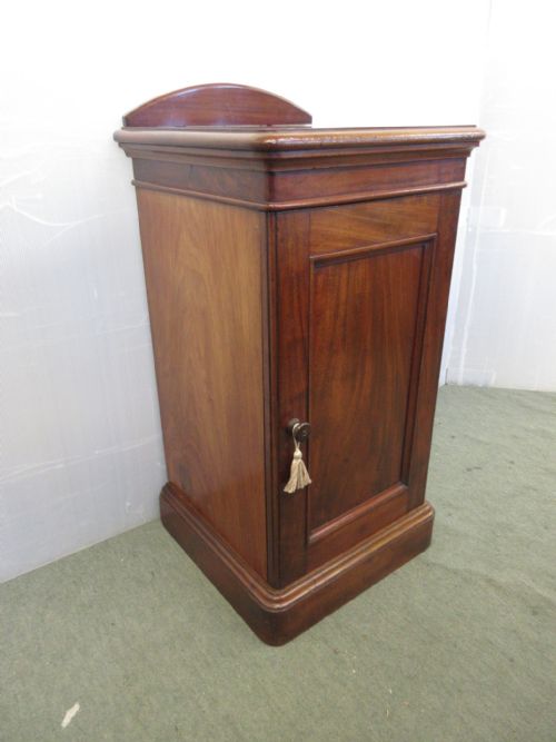 Mahogany Bedside with Steel Safe