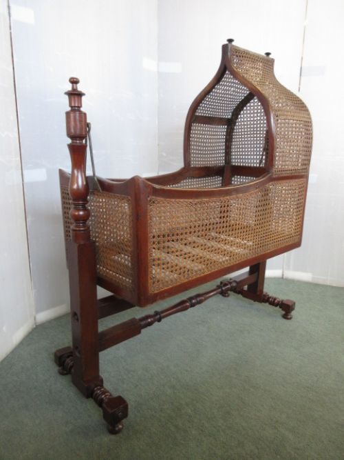 Regency Crib