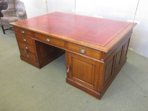 Oak Partners Desk