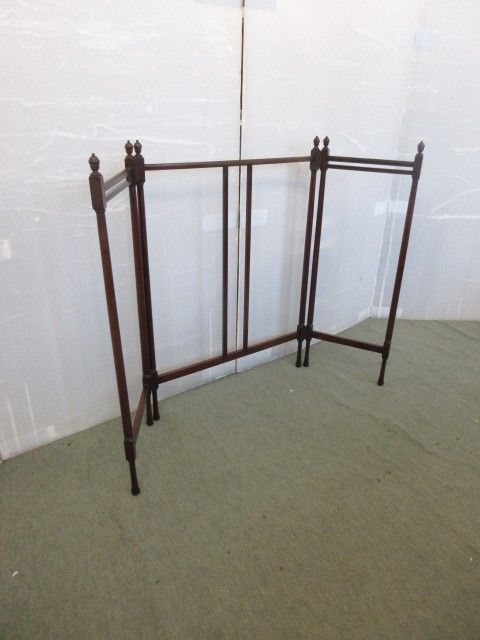 Folding Mahogany Quilt Rail