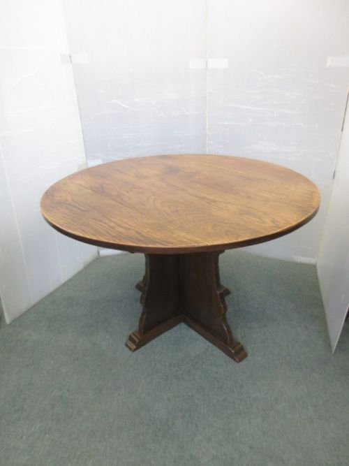 Round Oak Pedestal Table