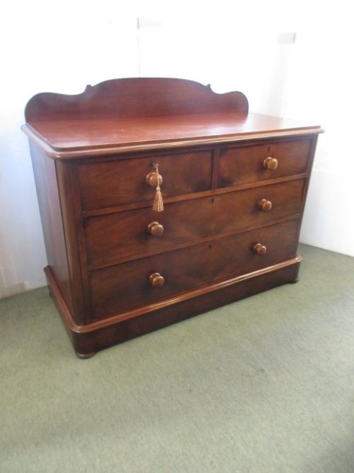 Mahogany 3 Heights Chest of Drawers