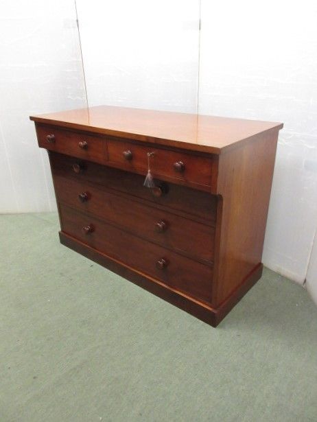 Mahogany Chest of Drawers