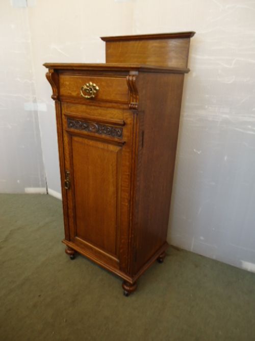 Quality Oak Cabinet