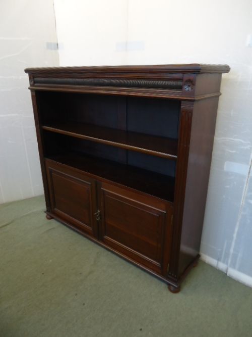 Quality Mahogany Bookshelf