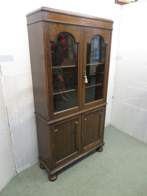 Oak 4 Door Bookcase Display