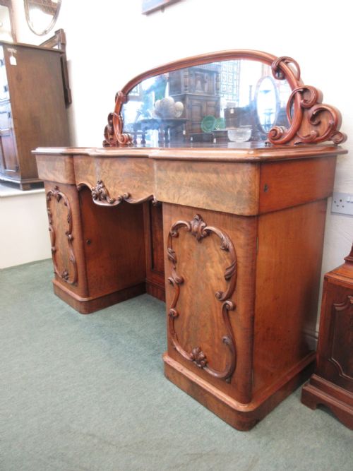 Quality Mahogany Chiffonier