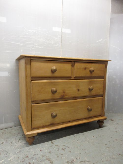 Pine 3 Height Chest of Drawers