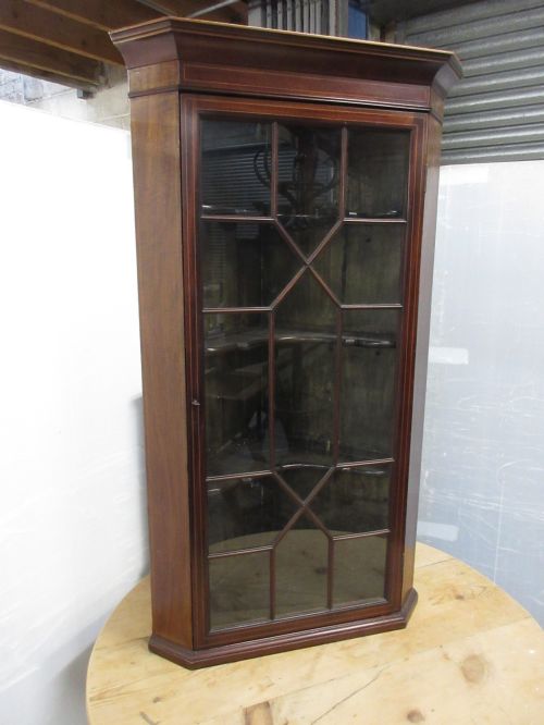 Quality Mahogany Corner Cupboard