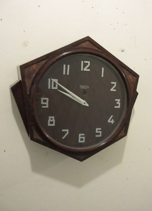 DECO BAKELITE CLOCK